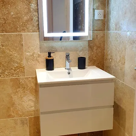 Les Sur La Colline - 21 M2 With Shared Pool * Montignac-de-Lauzun