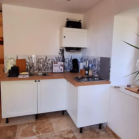 Les Sur La Colline - 21 M2 With Shared Pool * Montignac-de-Lauzun