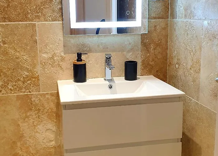 Les Sur La Colline - 21 M2 With Shared Pool * Montignac-de-Lauzun